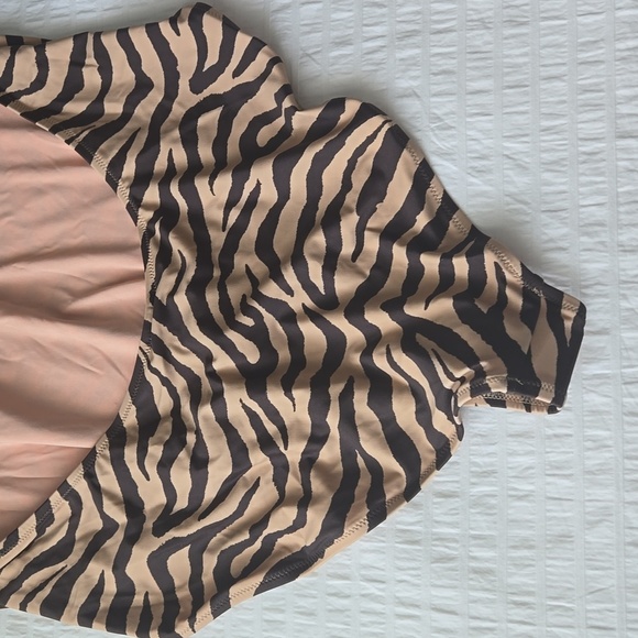 NWT*J CREW Front-twist one-piece in zebra stripe womens size 22 style# BK543 - Picture 8 of 13